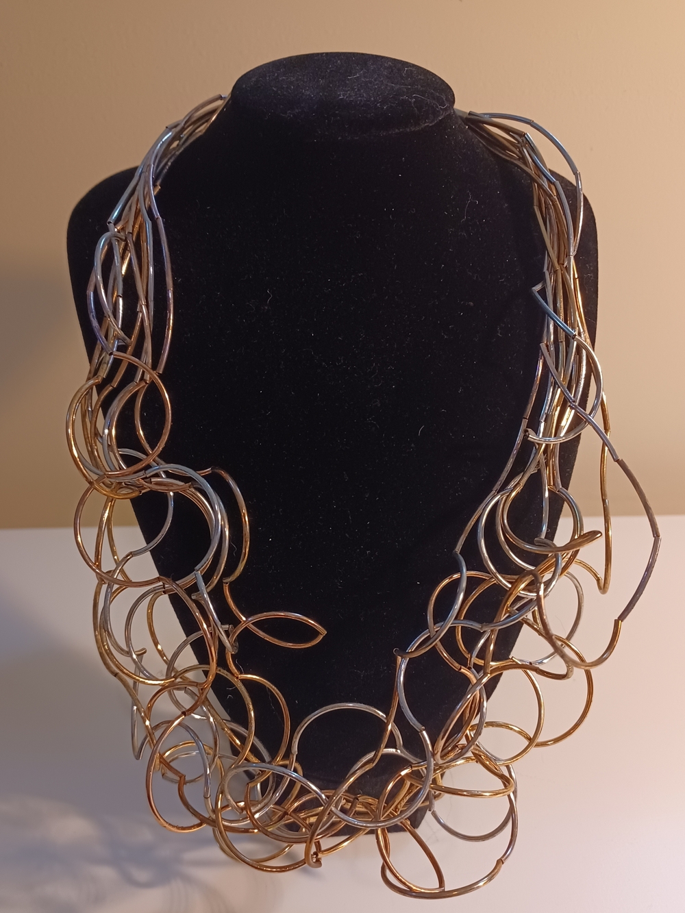 HOWARD TRI-COLOR NECKLACE
